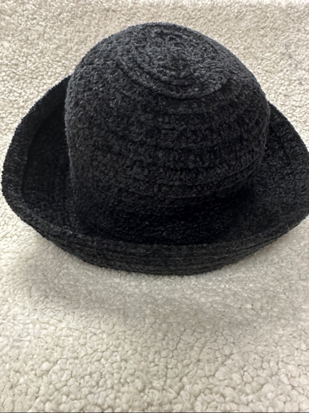 Betmar classic soft and warm black chic chenille roll box hat